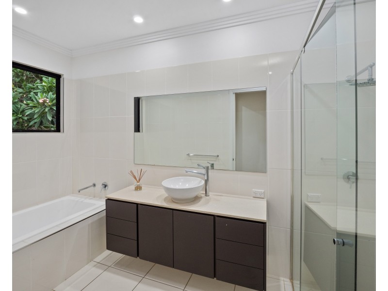 8 Celebration Close, Clifton Beach QLD 4879