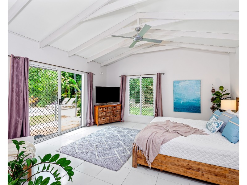 4 Spur Close, Clifton Beach QLD 4879