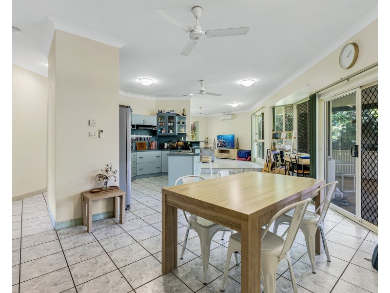 10 Allinga Close, Bentley Park QLD 4869