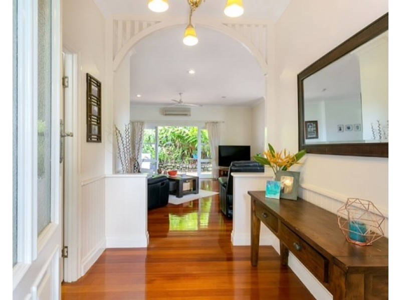 24 Oceanview Place, Mooroobool QLD 4870