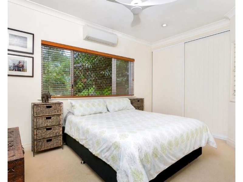 24 Oceanview Place, Mooroobool QLD 4870