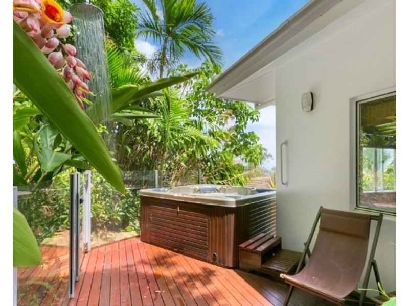 24 Oceanview Place, Mooroobool QLD 4870