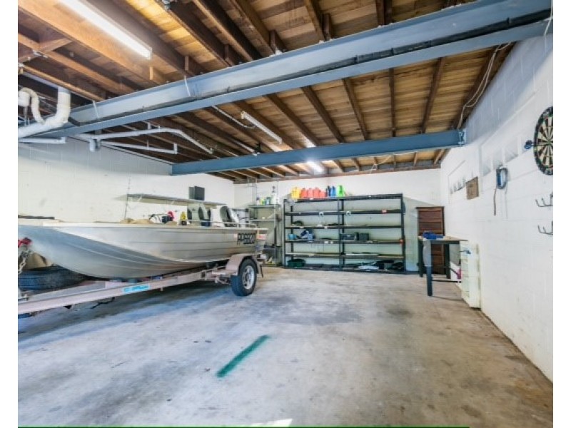 24 Oceanview Place, Mooroobool QLD 4870