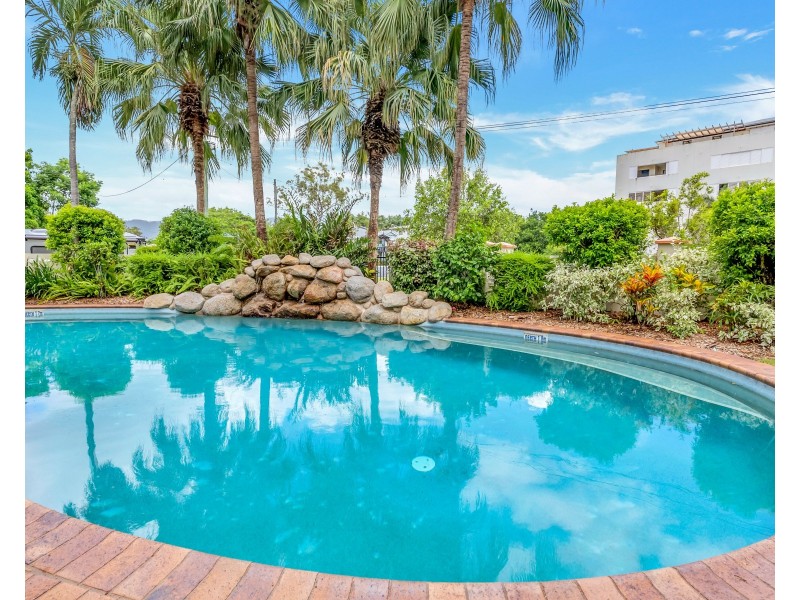 40/327-329 Lake Street, Cairns North QLD 4870