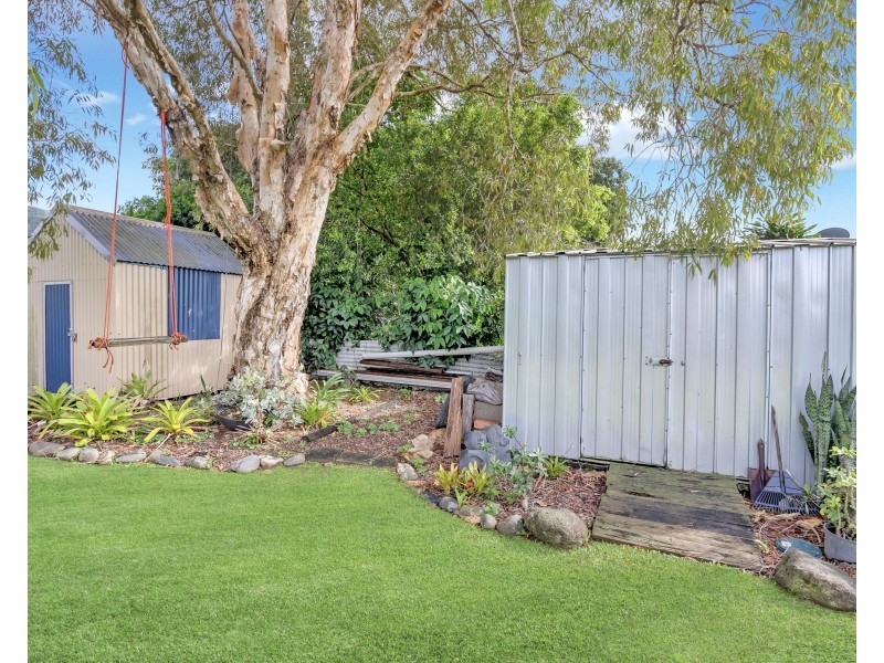 23 Bathurst Drive, Bentley Park QLD 4869