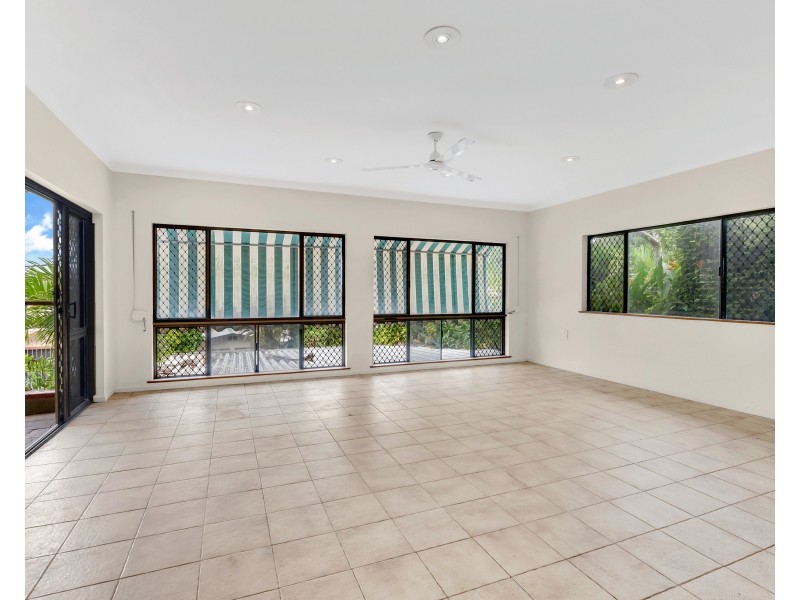 7 Trundle Terrace, Whitfield QLD 4870