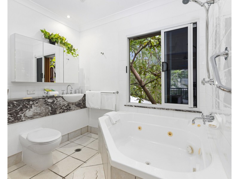 36/10-14 Amphora Street, Palm Cove QLD 4879