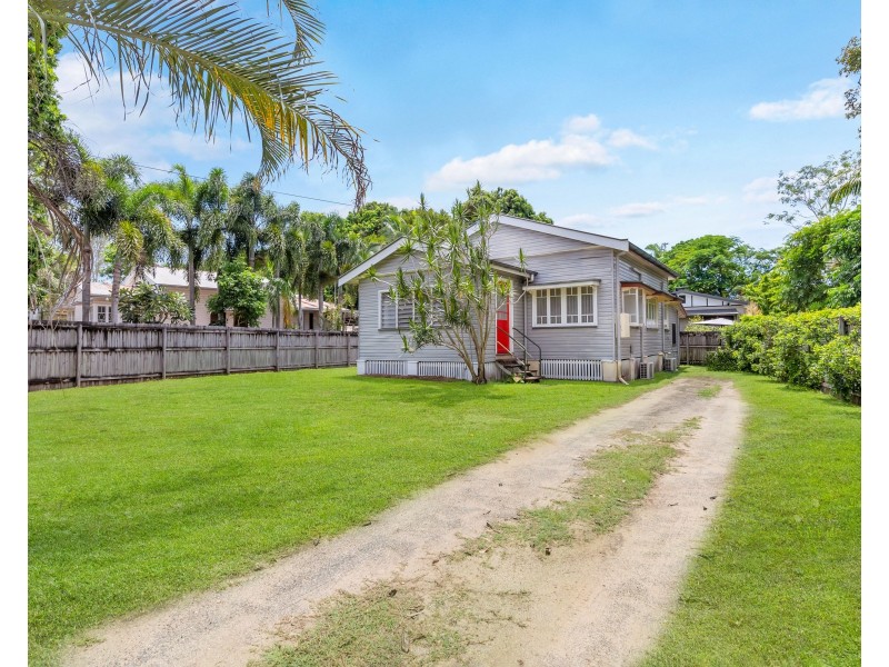 36 Little Street, Manunda QLD 4870