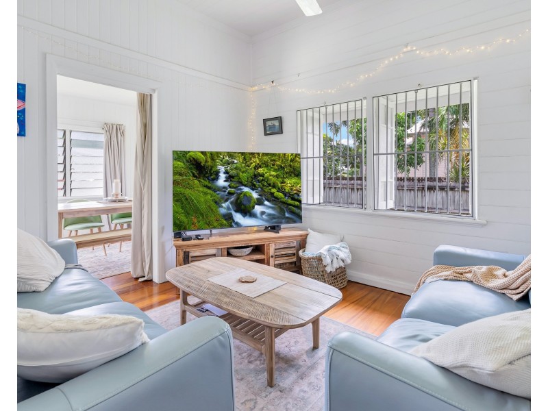 36 Little Street, Manunda QLD 4870