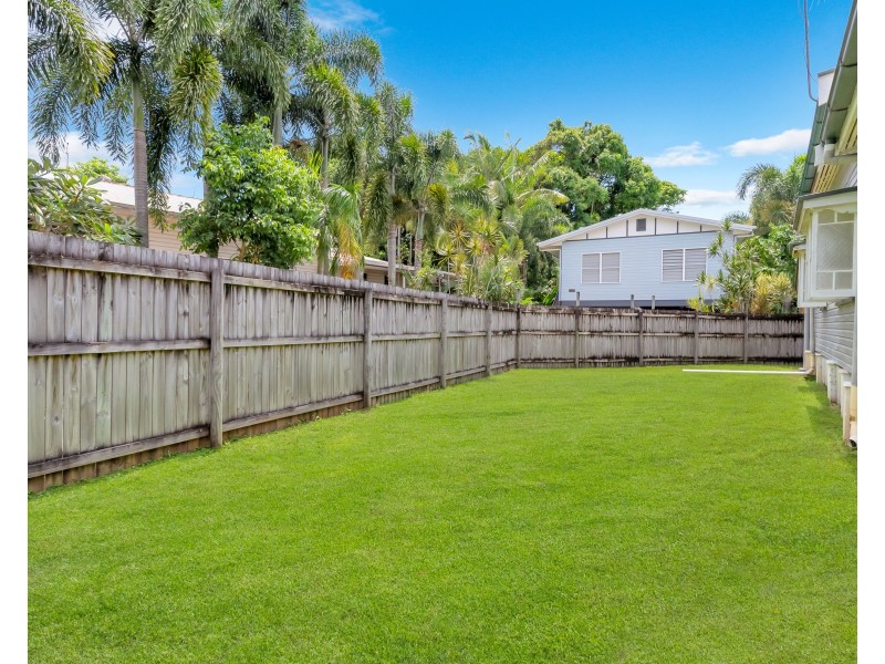 36 Little Street, Manunda QLD 4870