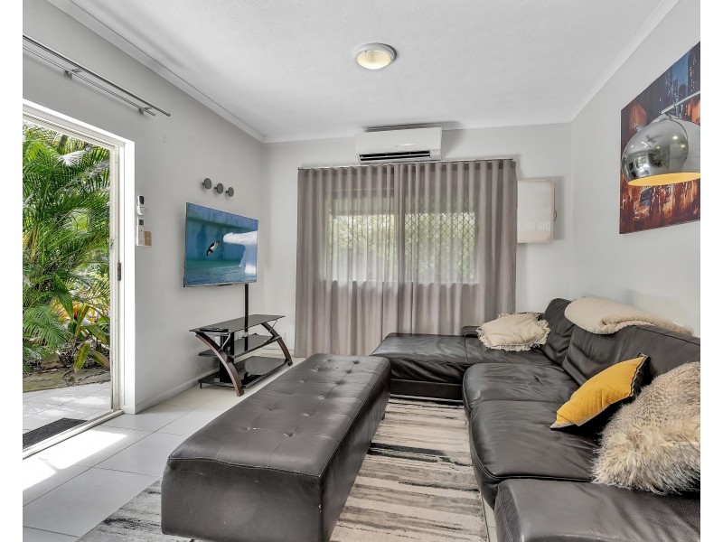 9/4-5 Hollett Close, Manunda QLD 4870