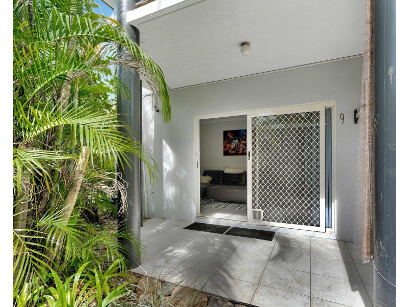 9/4-5 Hollett Close, Manunda QLD 4870
