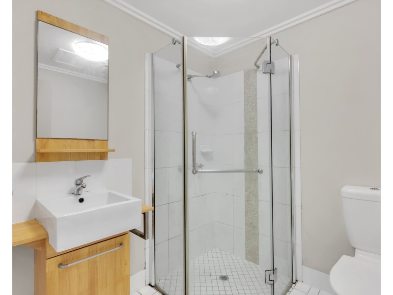 108/22-24 Ward Street, Mooroobool QLD 4870