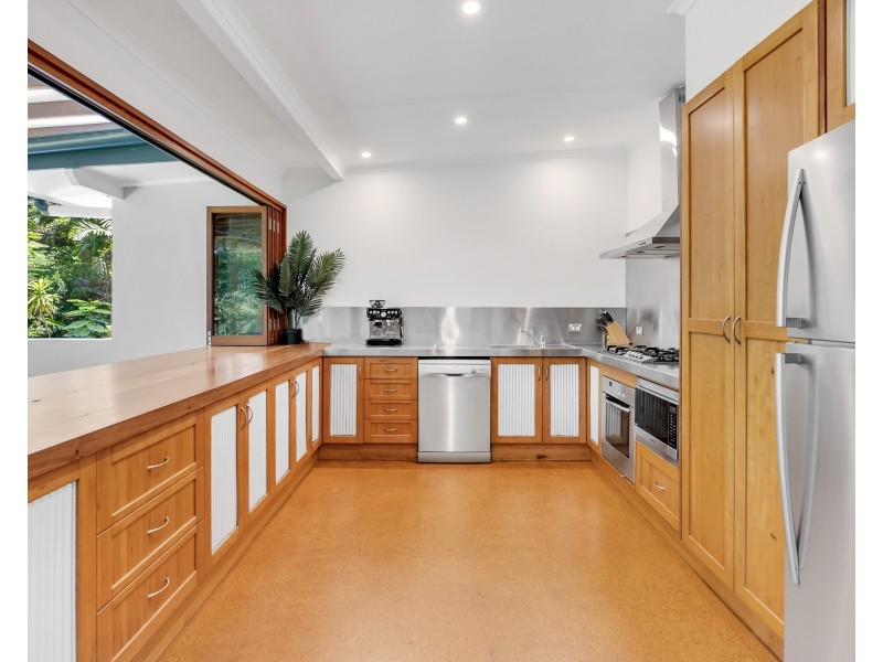 95-97 Hillview Crescent, Whitfield QLD 4870
