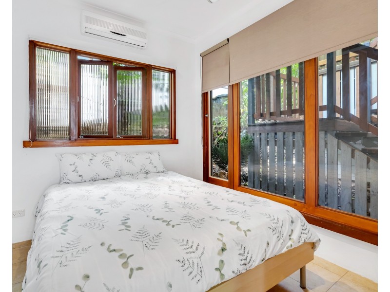 95-97 Hillview Crescent, Whitfield QLD 4870