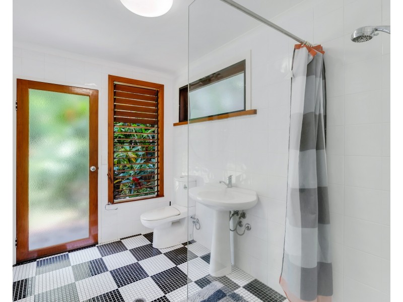 95-97 Hillview Crescent, Whitfield QLD 4870