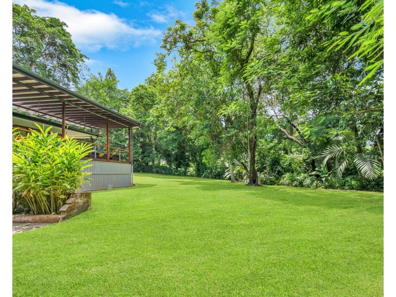 95-97 Hillview Crescent, Whitfield QLD 4870