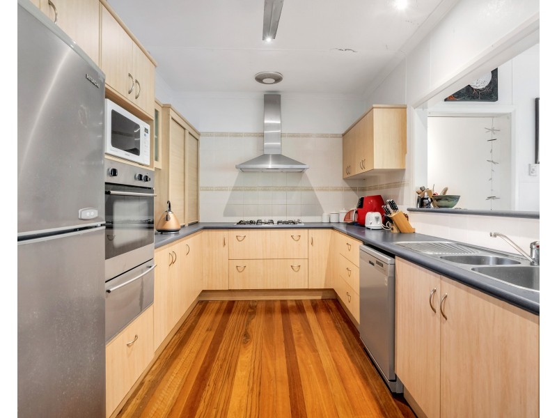 130 Upper Richardson Street, Whitfield QLD 4870