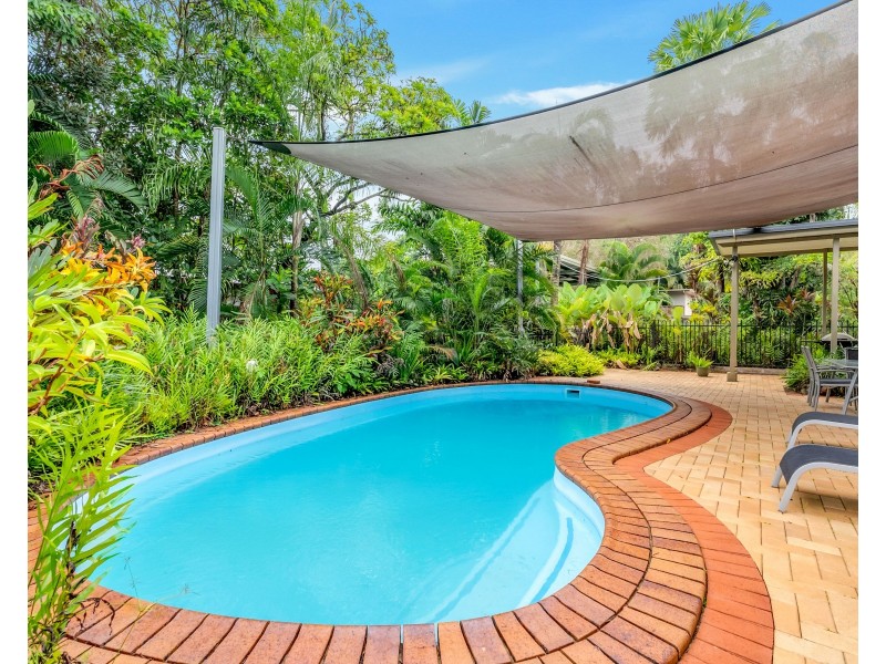 130 Upper Richardson Street, Whitfield QLD 4870