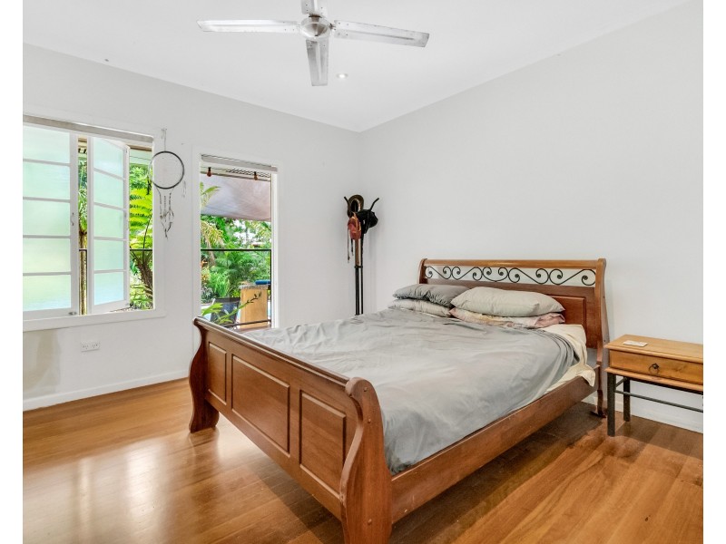 130 Upper Richardson Street, Whitfield QLD 4870
