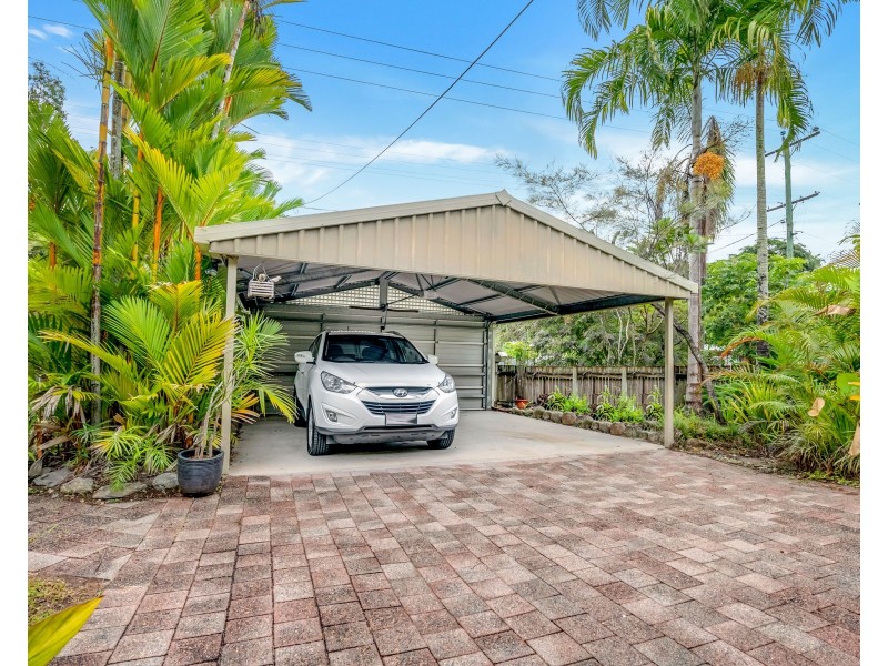 130 Upper Richardson Street, Whitfield QLD 4870