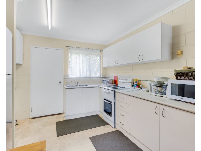 7/473-479 Mccoombe Street, Mooroobool QLD 4870