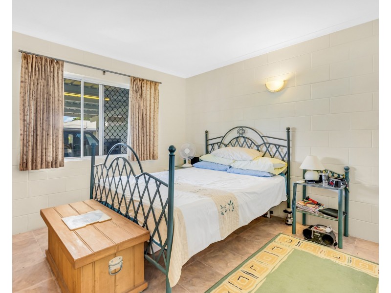 7/473-479 Mccoombe Street, Mooroobool QLD 4870