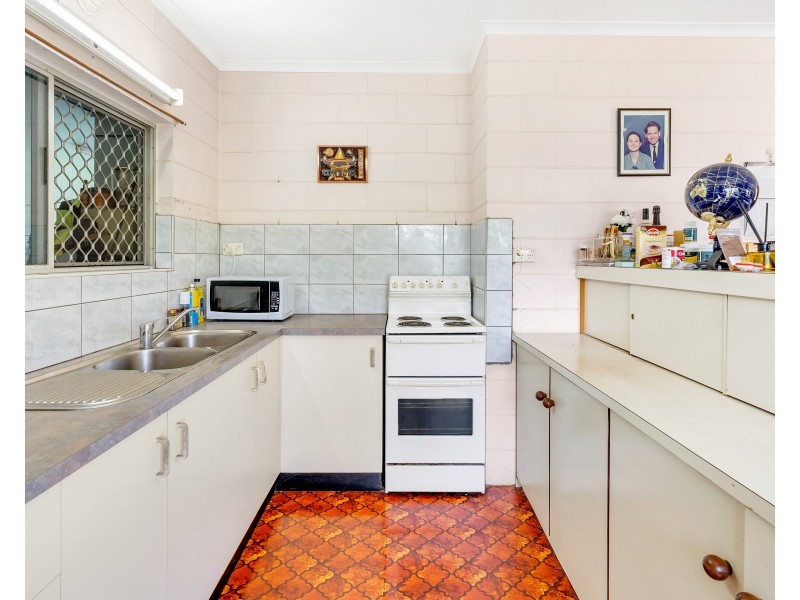 37 Clinton Street, Yorkeys Knob QLD 4878