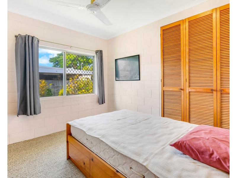 37 Clinton Street, Yorkeys Knob QLD 4878