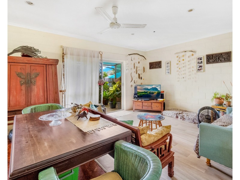 37 Clinton Street, Yorkeys Knob QLD 4878