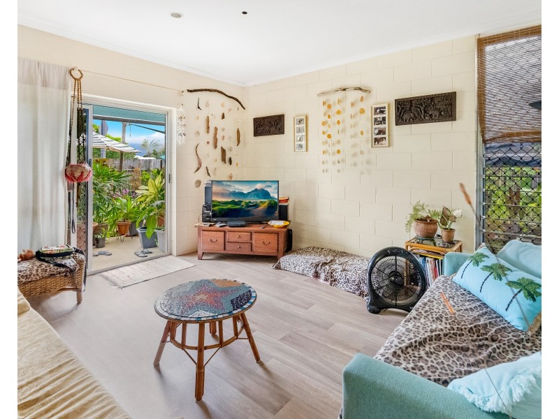 37 Clinton Street, Yorkeys Knob QLD 4878