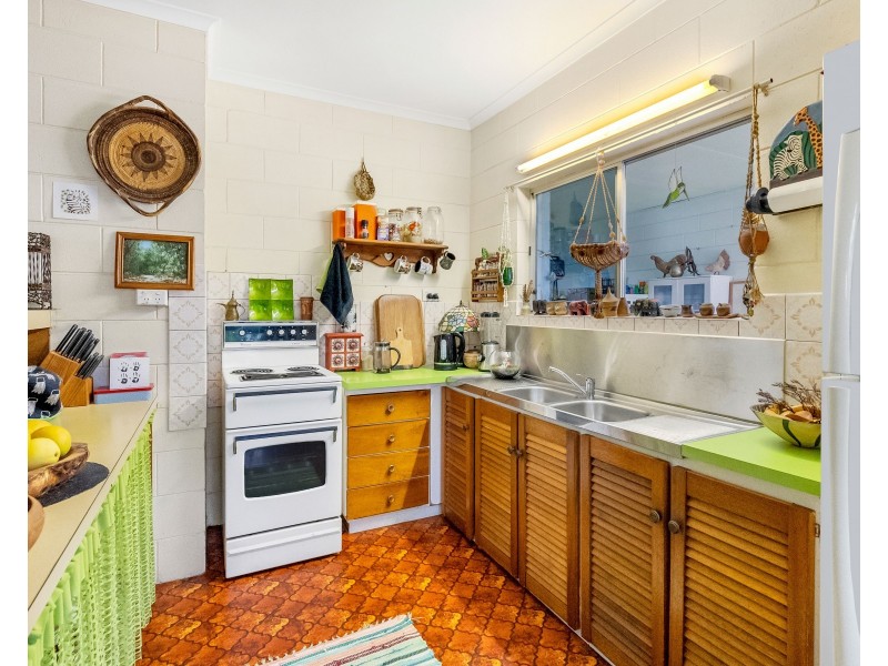 37 Clinton Street, Yorkeys Knob QLD 4878