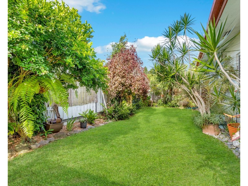 37 Clinton Street, Yorkeys Knob QLD 4878