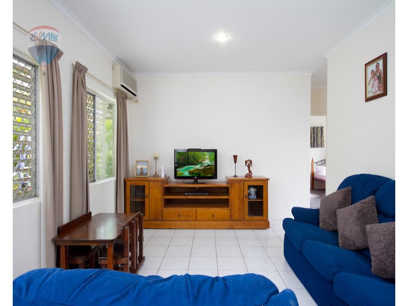2/8 Deshon Street, Whitfield QLD 4870