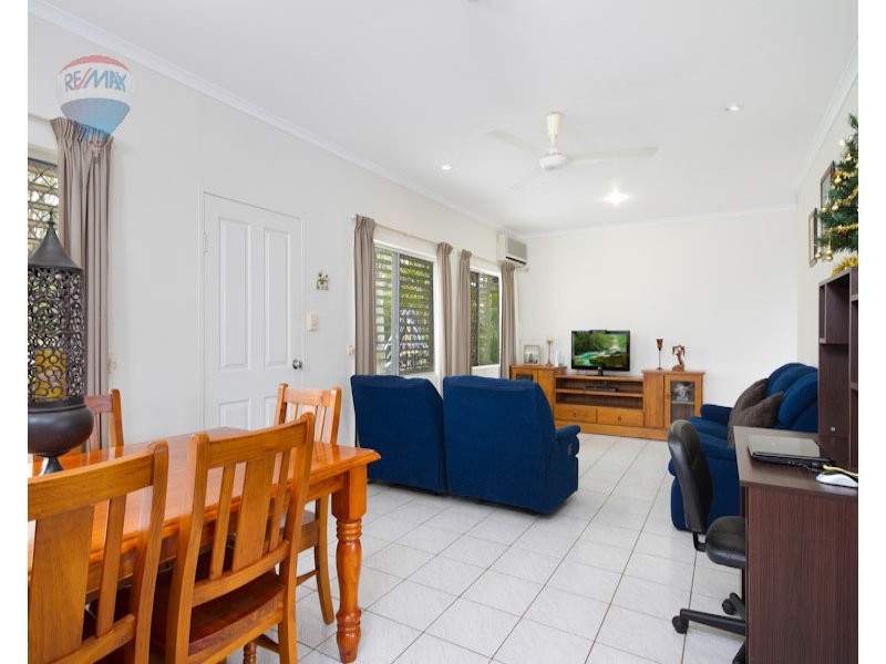 2/8 Deshon Street, Whitfield QLD 4870