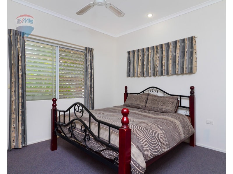 2/8 Deshon Street, Whitfield QLD 4870