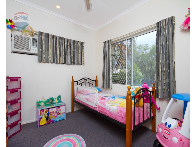 2/8 Deshon Street, Whitfield QLD 4870
