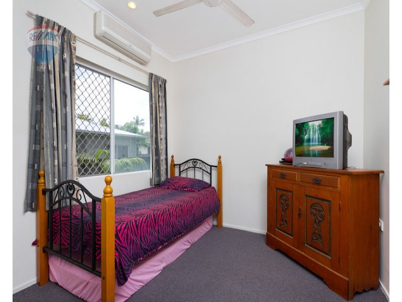 2/8 Deshon Street, Whitfield QLD 4870