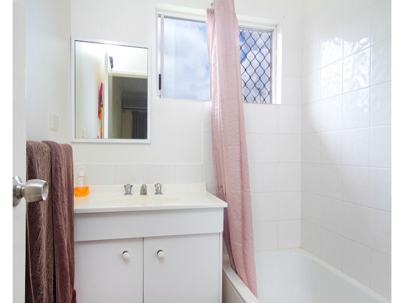 2/8 Deshon Street, Whitfield QLD 4870