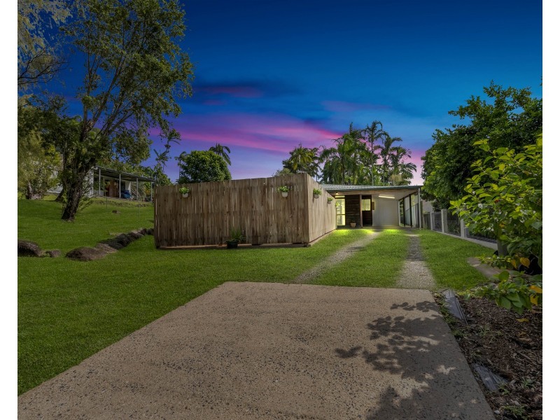 1 Marcus Close, Mooroobool QLD 4870