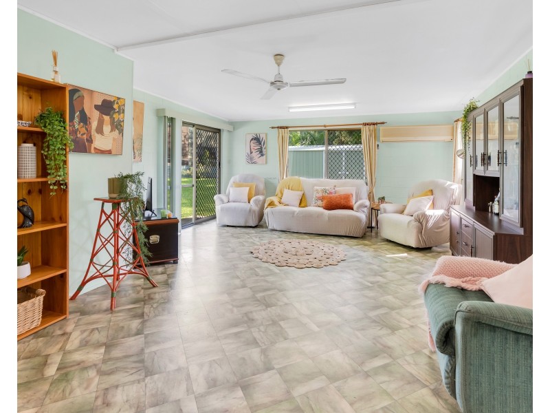 1 Marcus Close, Mooroobool QLD 4870
