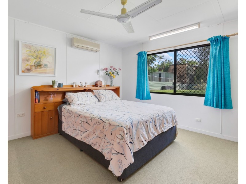 1 Marcus Close, Mooroobool QLD 4870