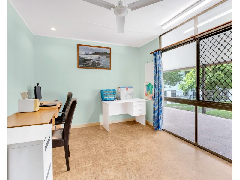 1 Marcus Close, Mooroobool QLD 4870