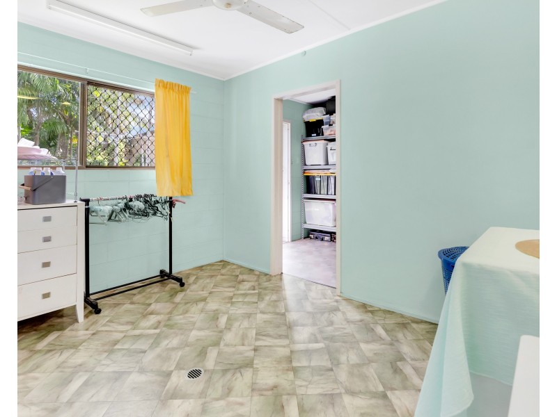 1 Marcus Close, Mooroobool QLD 4870