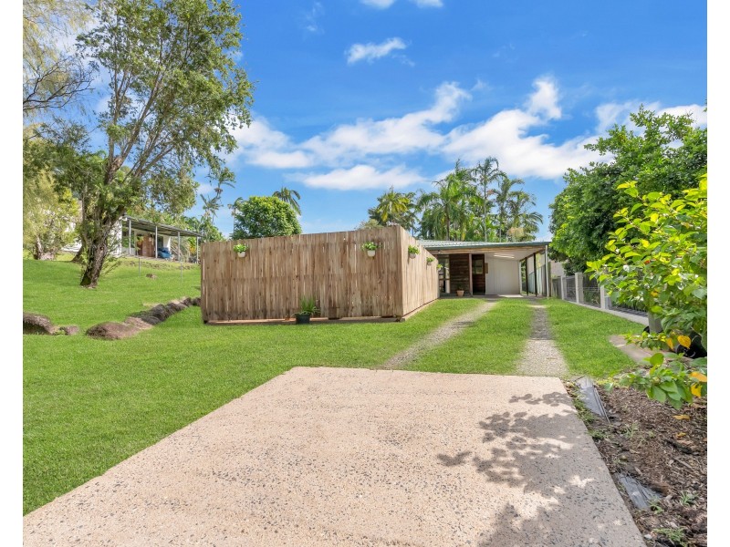 1 Marcus Close, Mooroobool QLD 4870