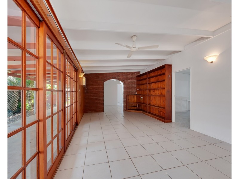 9 Golf Street, Yorkeys Knob QLD 4878
