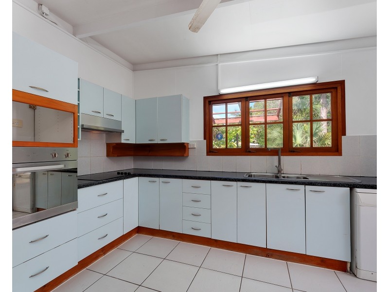 9 Golf Street, Yorkeys Knob QLD 4878