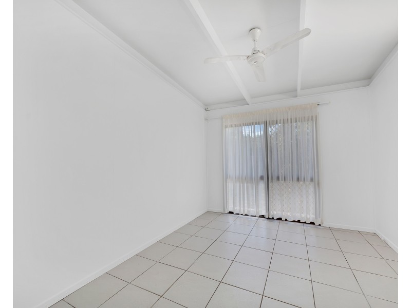 9 Golf Street, Yorkeys Knob QLD 4878