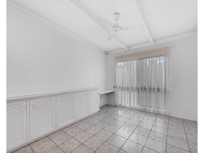 9 Golf Street, Yorkeys Knob QLD 4878