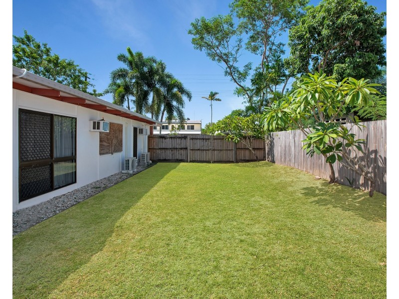9 Golf Street, Yorkeys Knob QLD 4878